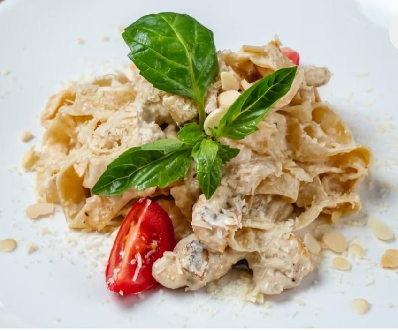 Fettuccine Alfredo