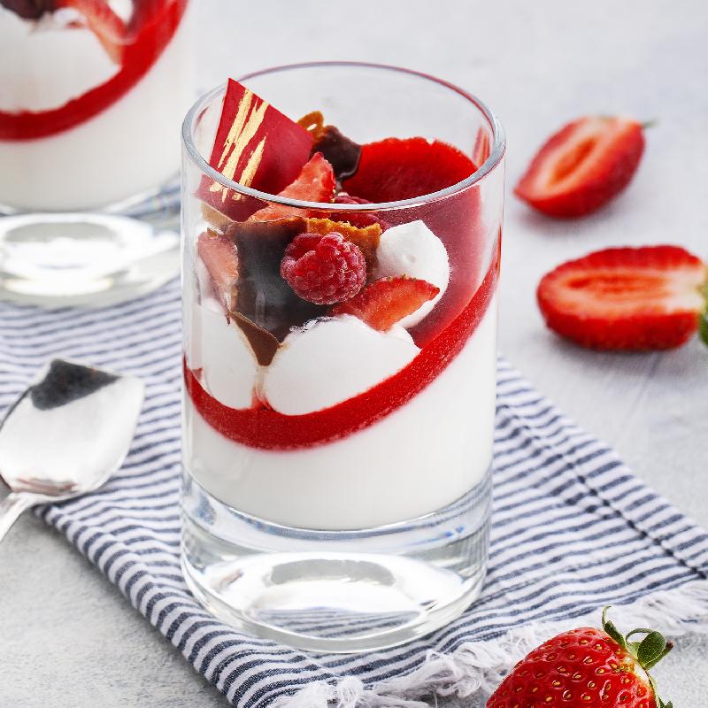 Çiyələkli Panna Cotta
