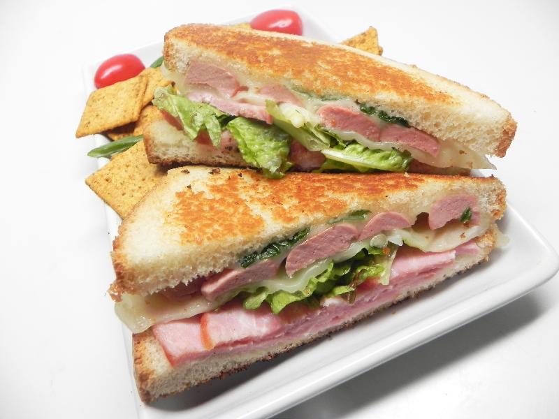 Sucuklu tost
