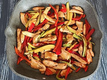 Toyuq fajitas