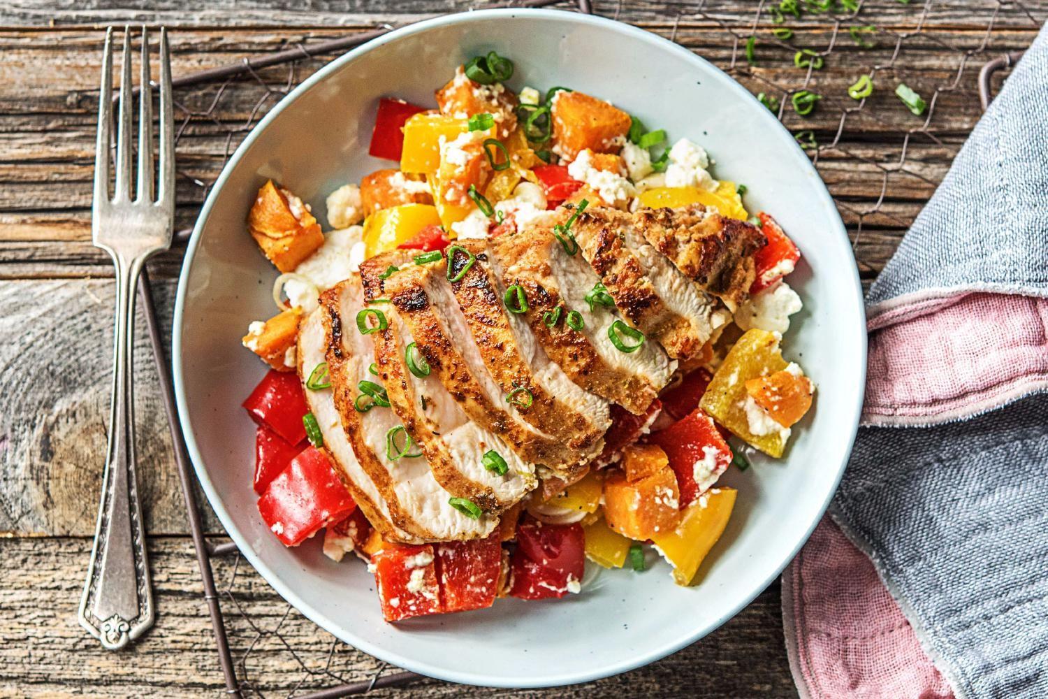 Közlənmiş bibərli toyuq salatı