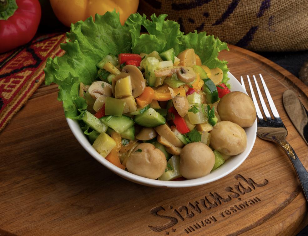 Göbələk salatı   