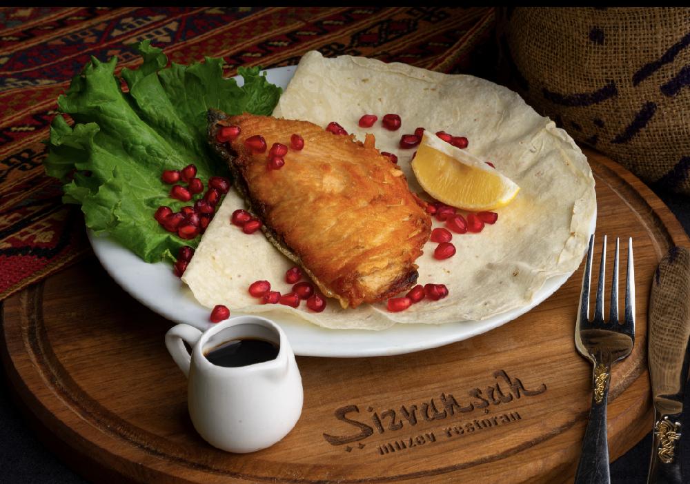 Qızıl balıqdan kabab