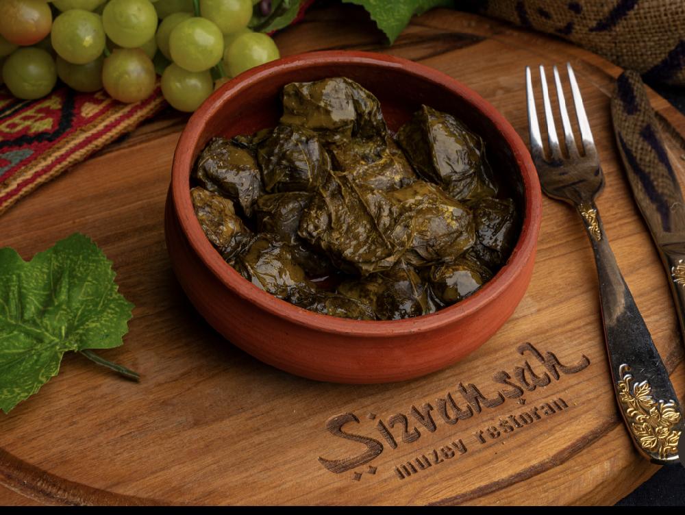 Yarpaq dolması  