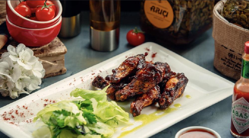 BBQ Souslu Toyuq Qanadları