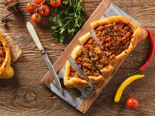 Qiymalı Pide 