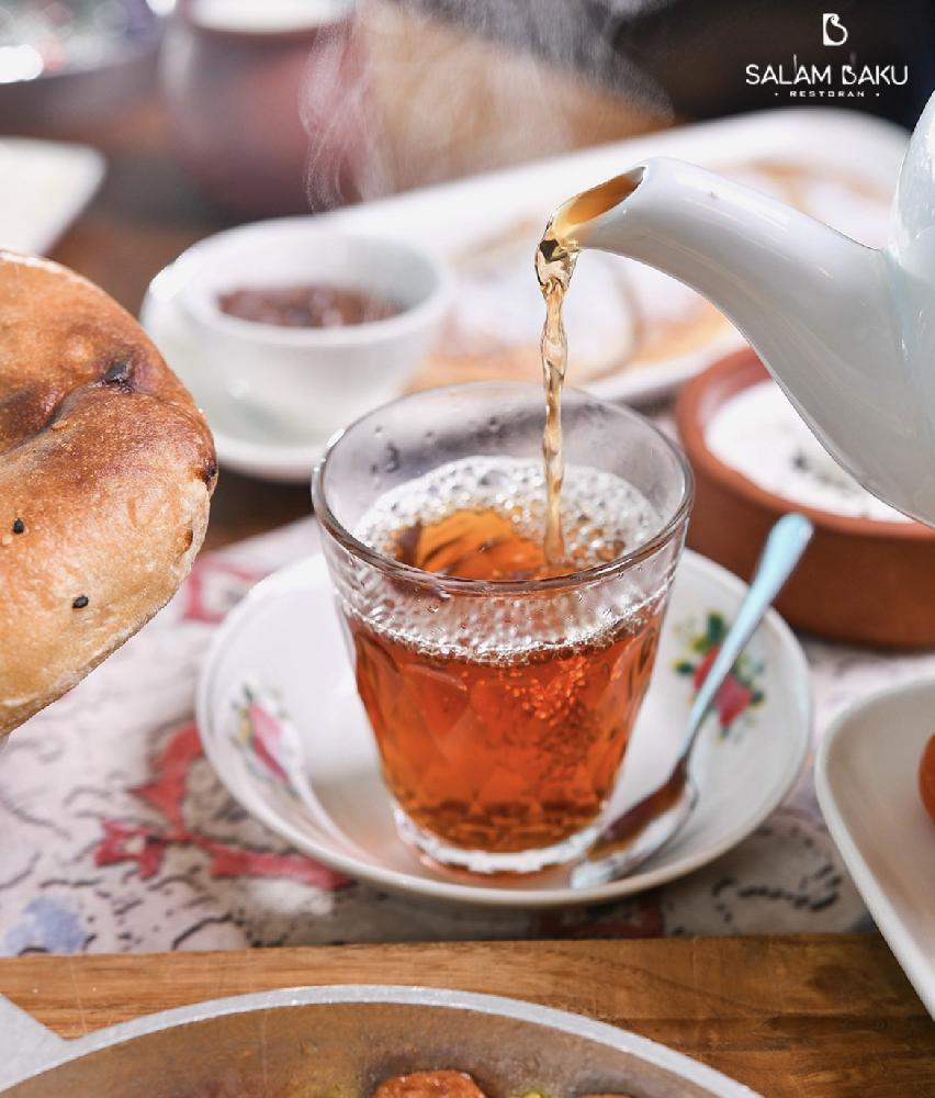 Çay (səhər yeməyində)