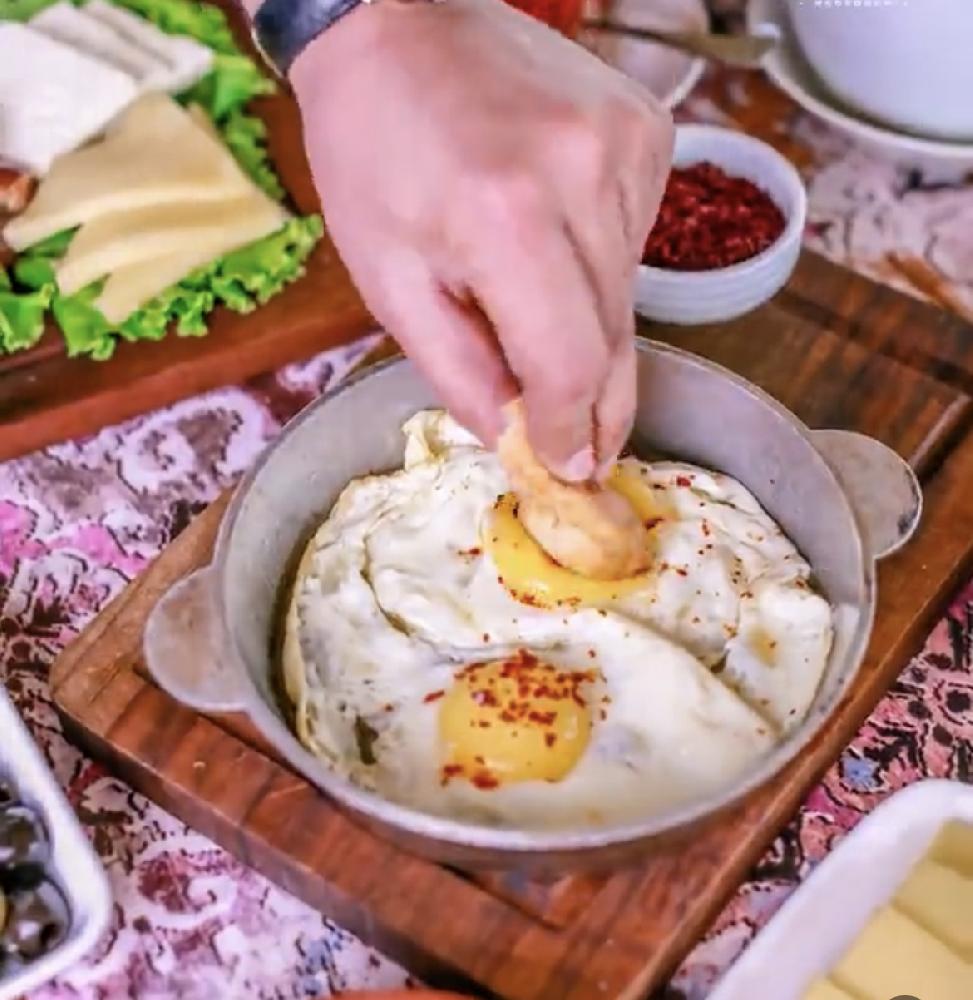 Gözlü yumurta