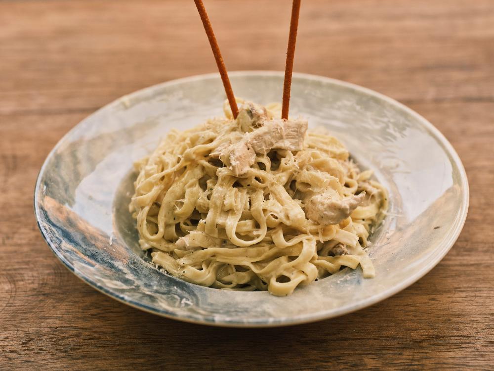 Dua Lipa Fettuccine