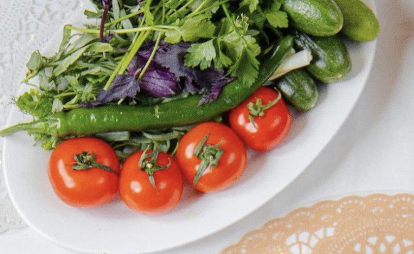 Təzə salat buketi