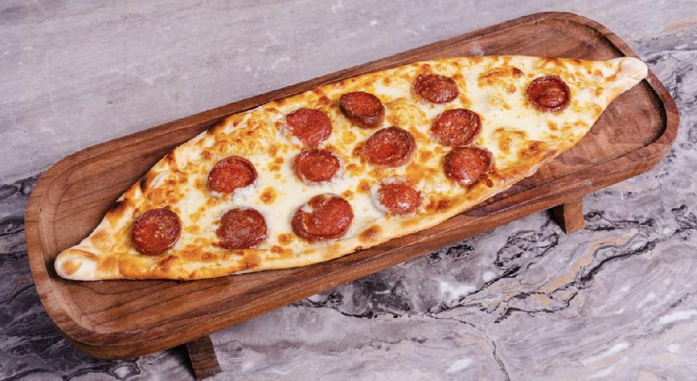 Sucuklu pide 