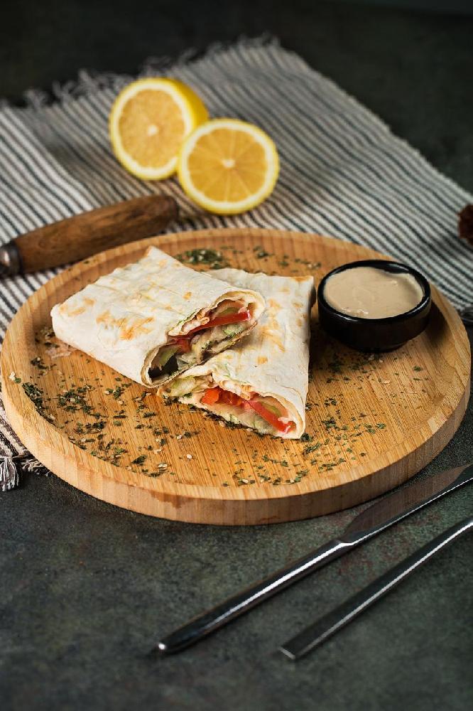 Smoked salmon roll