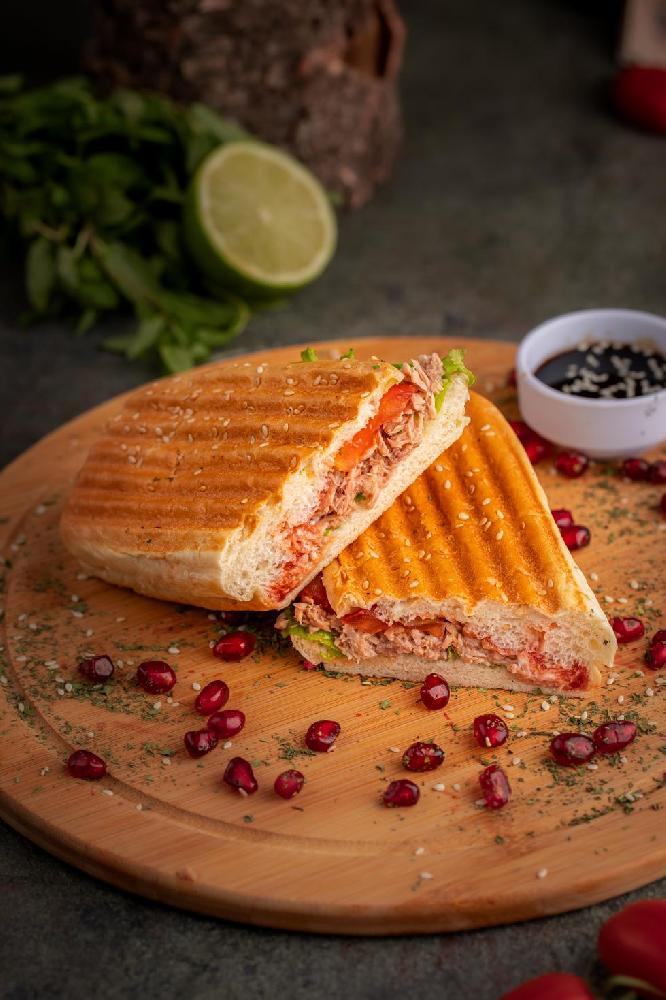 Tuna sandwich