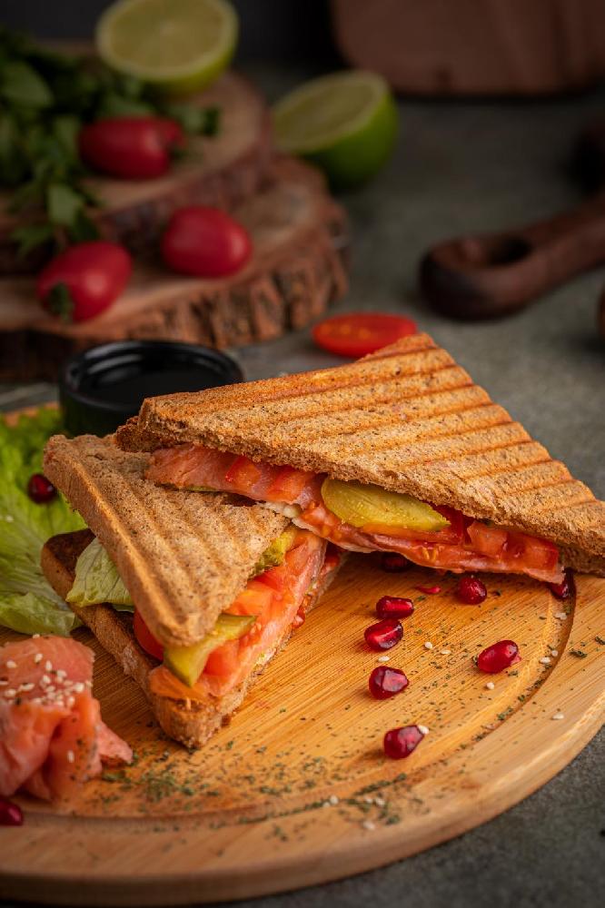 Smoked salmon toast
