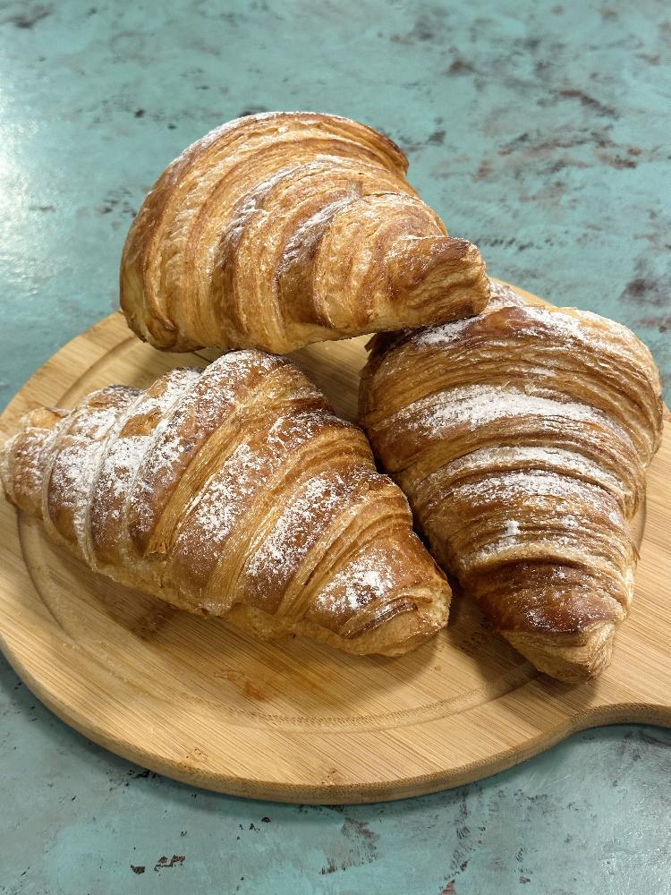 Plain croissant