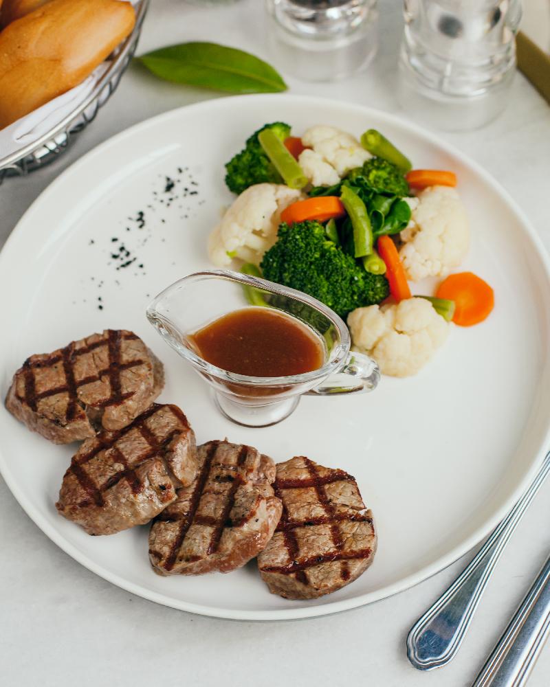Grilled Beef Medallions 