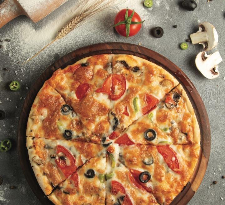 Göbələkli Pizza