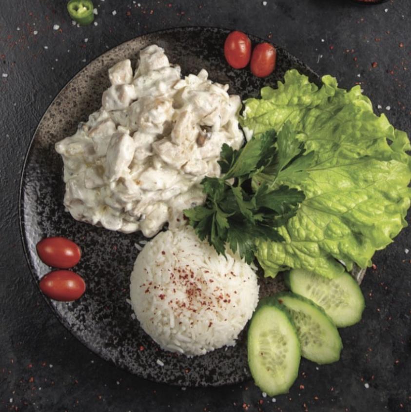 Qaymaqlı Sousda Toyuq Filesi Göbələklə 