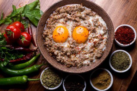 Qıymalı yumurta 