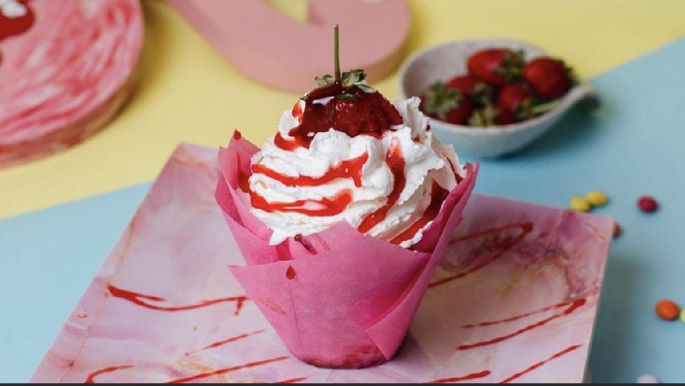 Strawberry Muffin