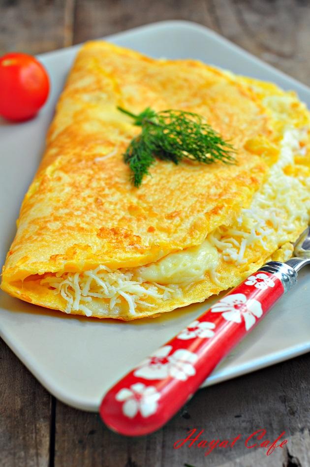 Omlet with cheese