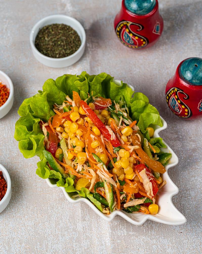 Toyuq salatı