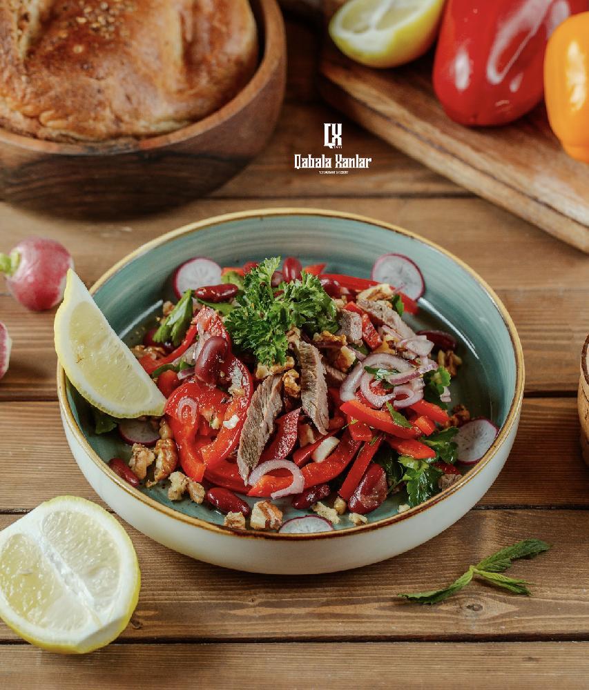 Qəbələ Xanlar salatı 