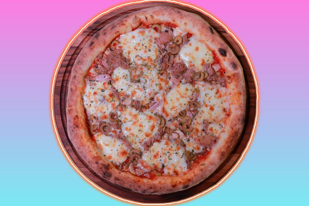 Pizza con Tonno (Ton balıqlı pizza)
