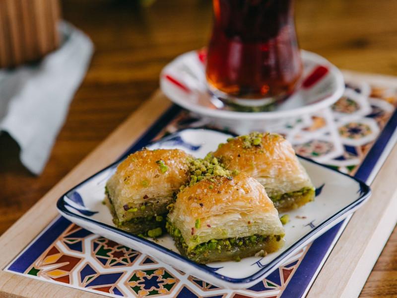 Çay + türk paxlava