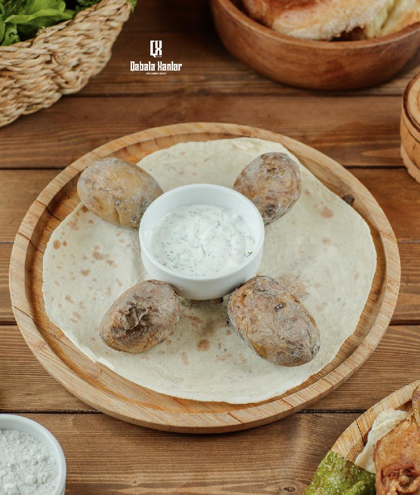 Kartof külləmə qaymaq sousu ilə