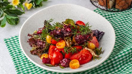 Albalı Souslu pomidor salatı 