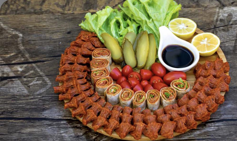Çiy köftə qabda