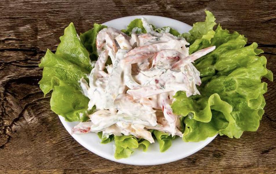 Toyuq salatı