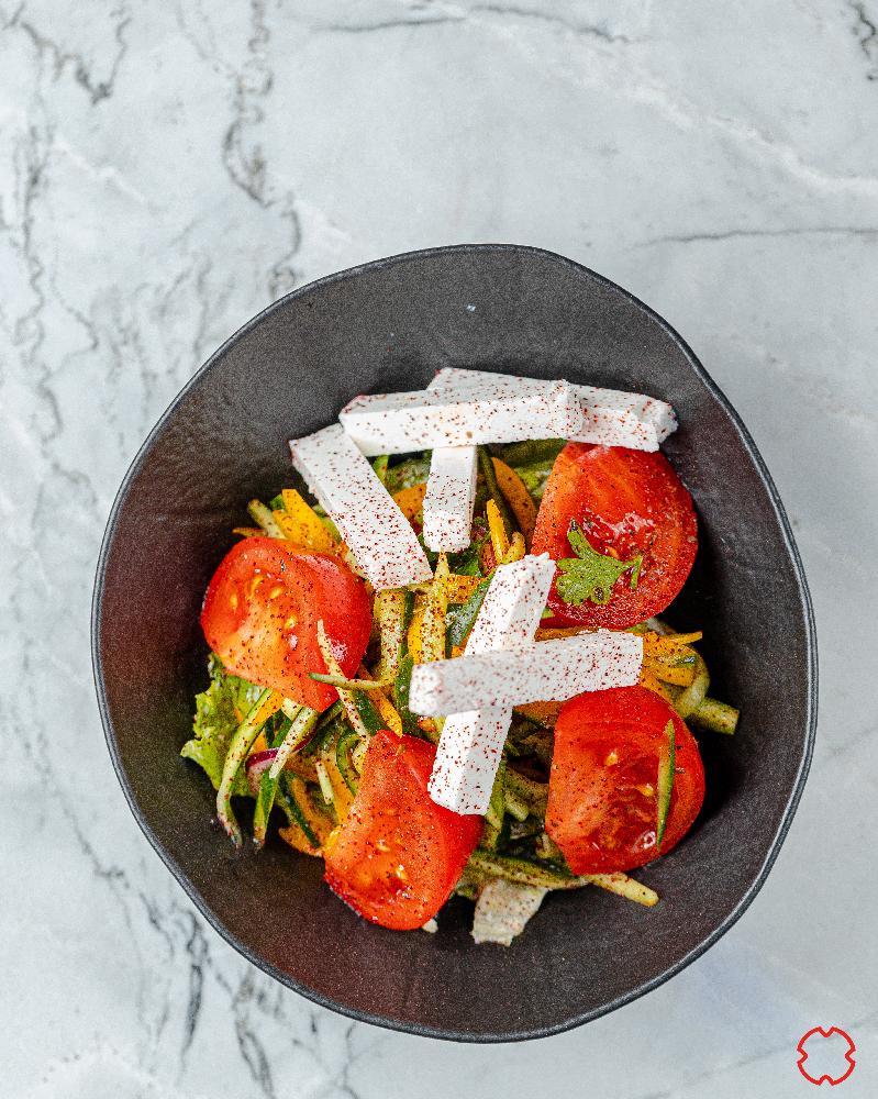Fresh Salad with cheese 