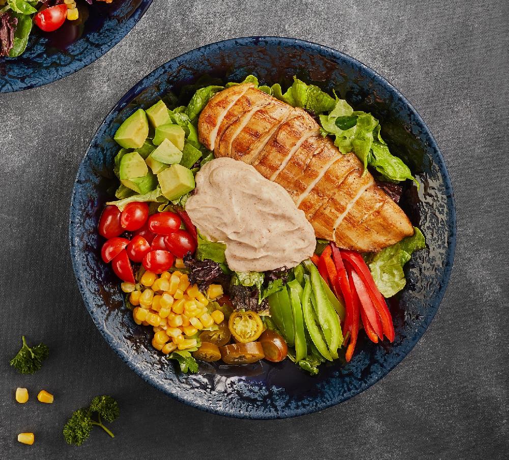 Chipotle souslu toyuq salat                      