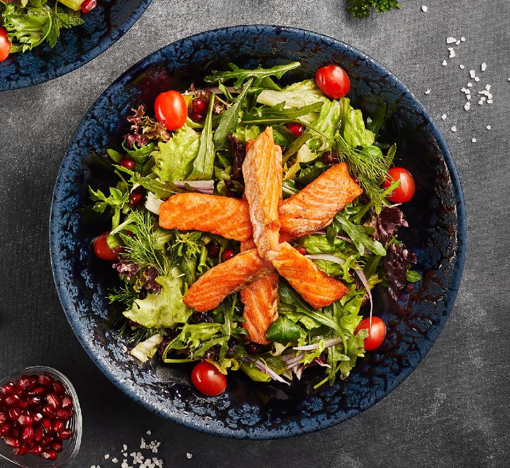 Qızıl balıqlı rukola salatı