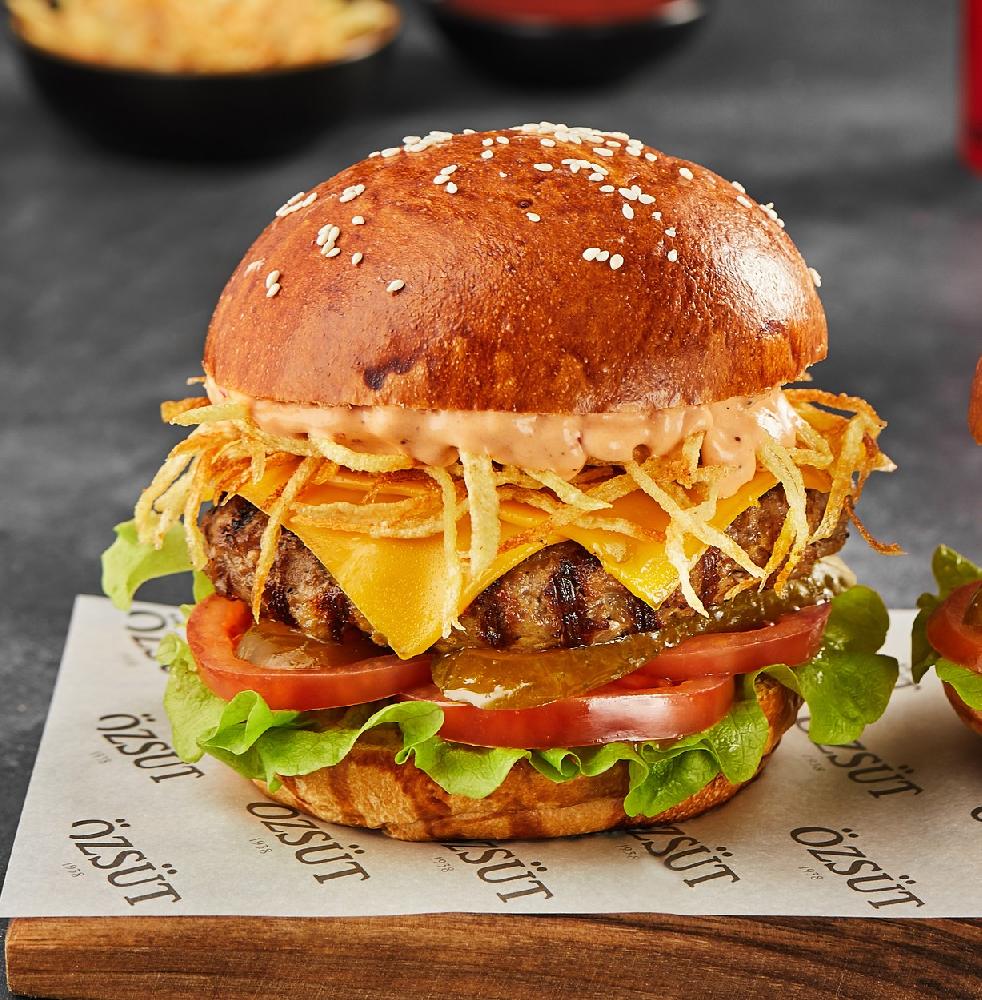 Kokteyl souslu burger