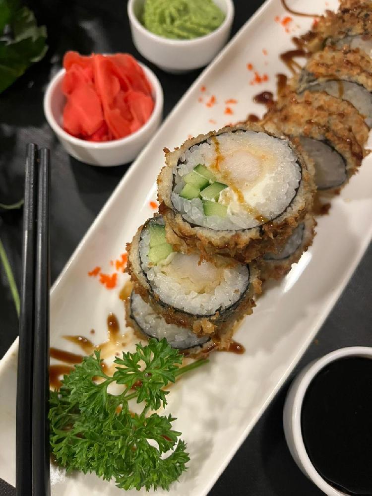 Tempura shrimps maki roll