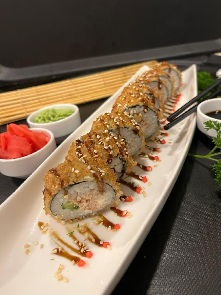 Tempura tuna maki roll