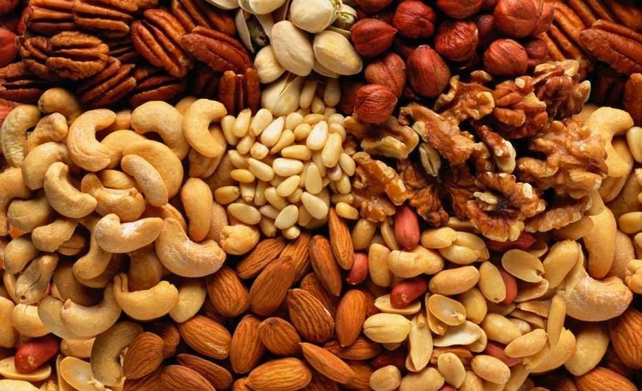 Kavrulmuş kuru yemiş