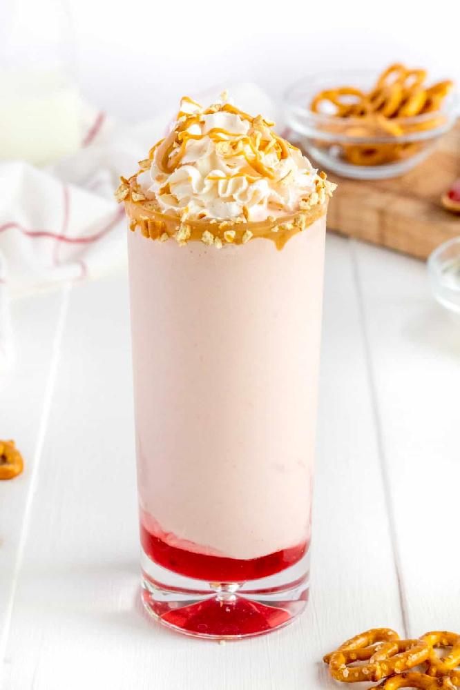 Meyvəli milkshake