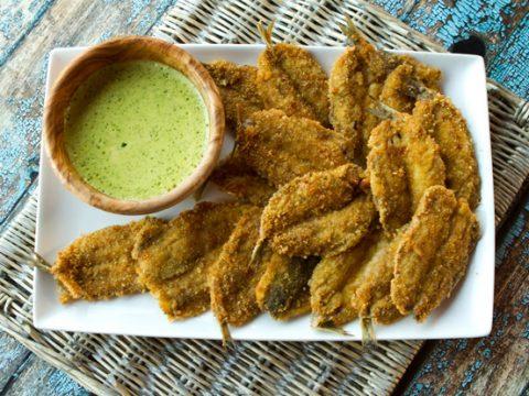 FRIED SARDINES .