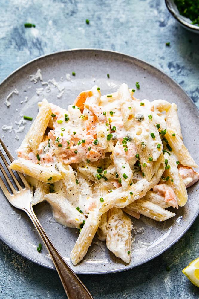 PENNE WITH SALMON AND CREAM SAUCE