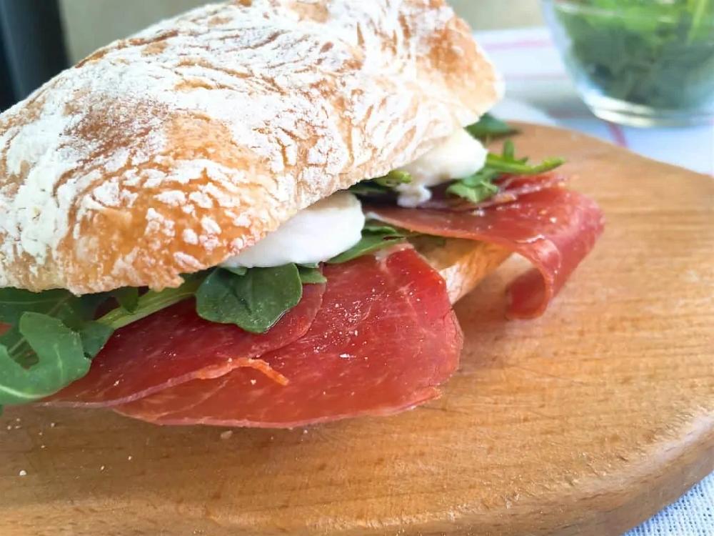 PANINI WITH JAMON, STRACCIATELLA AND RUCOLA