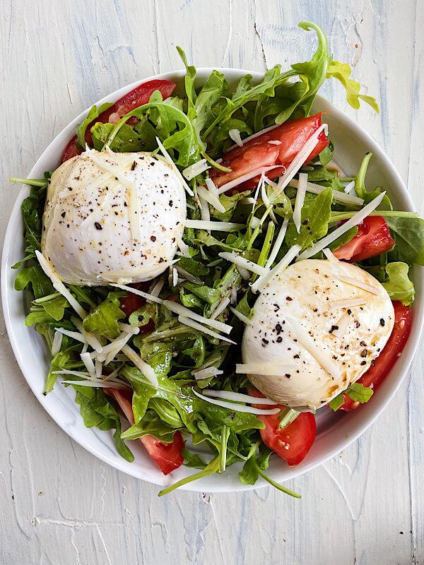 AMON, RUCOLA, TOMATOES AND BURRATA CHEESE