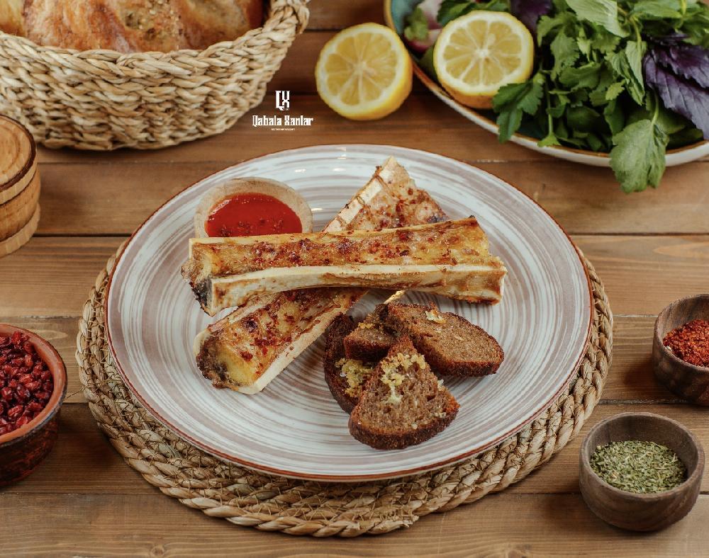 Zinq sarımsaqlı çörəklə 