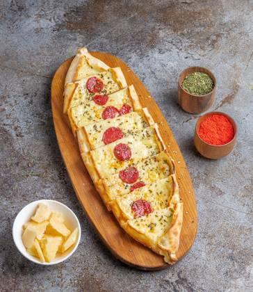 Sucuklu Pide 