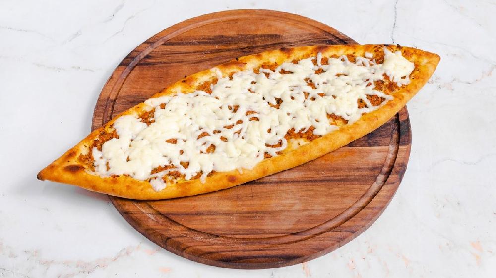 Qiyməli Pendirli Pide 