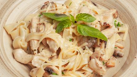 Fettuccine Alfredo 
