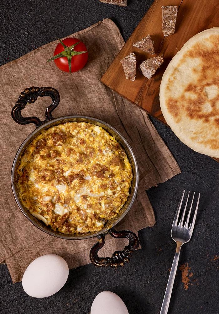 Sahanda Qovurmalı Yumurta 